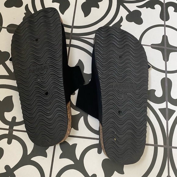 Anna Black with Silver Buckle Slides size 9 - Picture 4 of 5